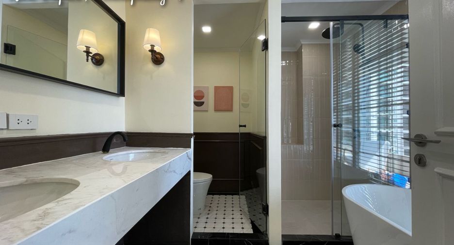 À vendre 4 chambres condo à Watthana, Bangkok