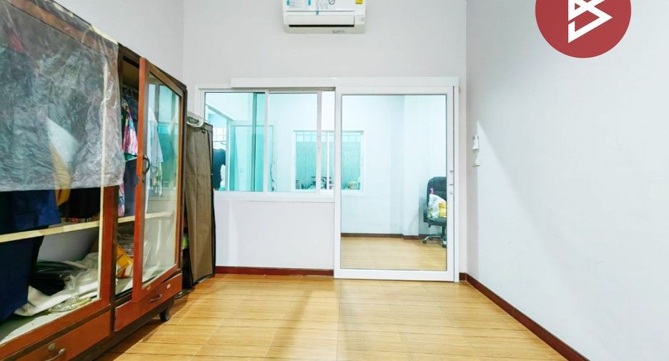 À vendre 2 chambres maison de ville à Nong Chok, Bangkok