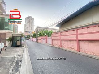 出售 土地 在 Bang Kho Laem, 曼谷