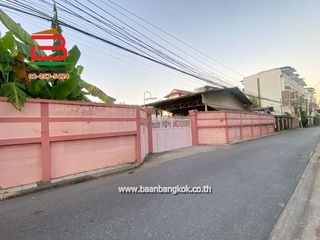 出售 土地 在 Bang Kho Laem, 曼谷