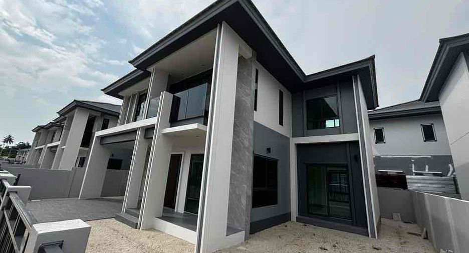 Haus zum Kauf mit 4 Zimmer in Bang Lamung, Chonburi