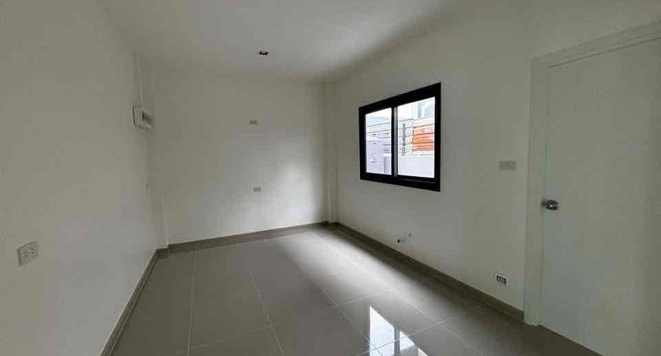 Haus zum Kauf mit 4 Zimmer in Bang Lamung, Chonburi