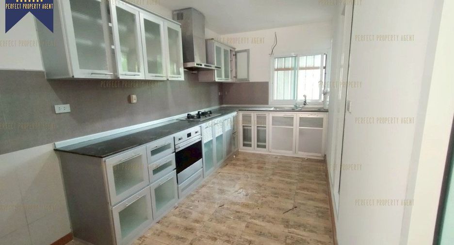 For sale 5 bedrooms house in Min Buri, Bangkok