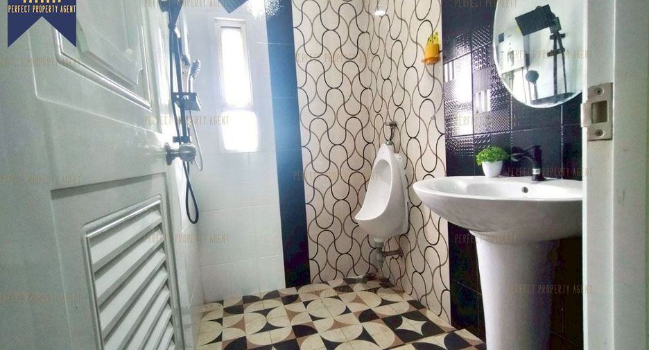 For sale 5 bedrooms house in Min Buri, Bangkok