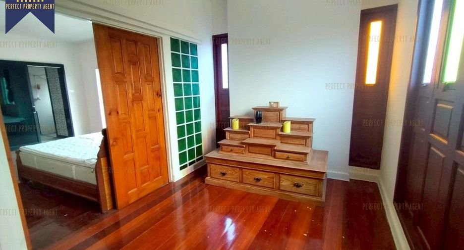 For sale 5 bedrooms house in Min Buri, Bangkok