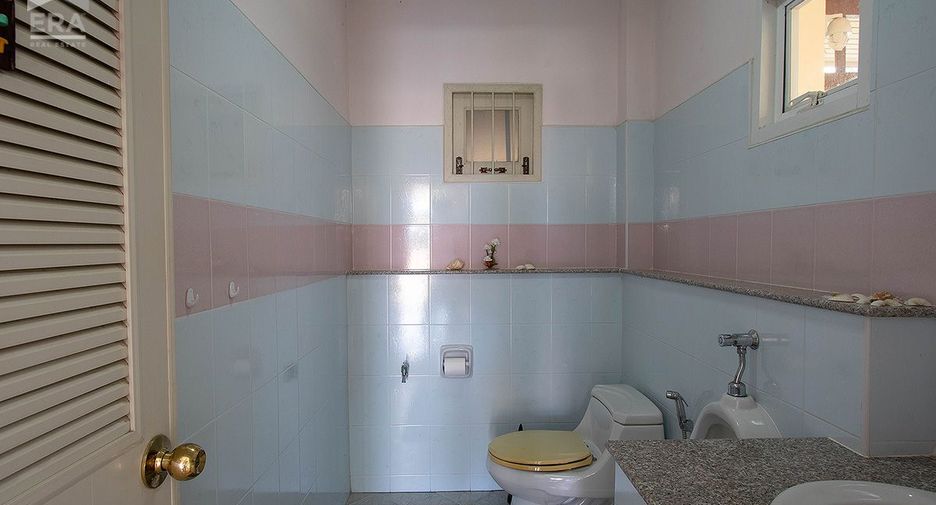For sale 3 ベッドルーム house in Mueang Rayong, Rayong