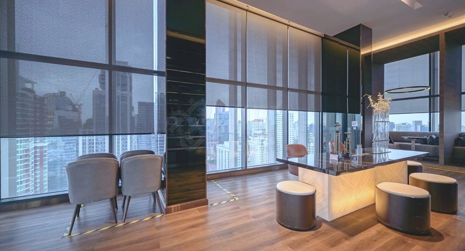 Condo en alquiler y en venta de 3 habitaciones en Watthana, Bangkok