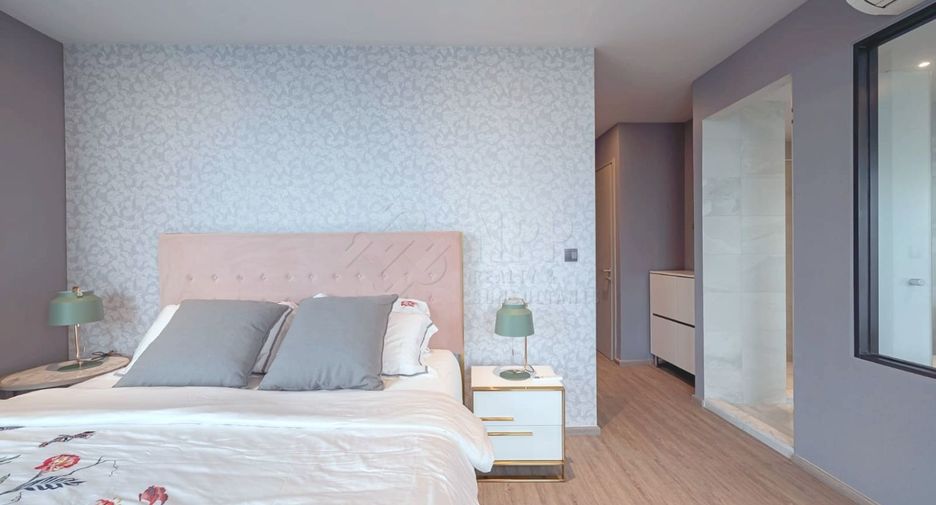 Condo en alquiler y en venta de 3 habitaciones en Watthana, Bangkok