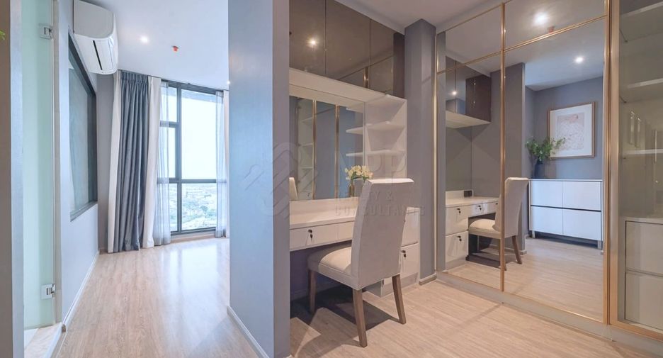 Condo en alquiler y en venta de 3 habitaciones en Watthana, Bangkok