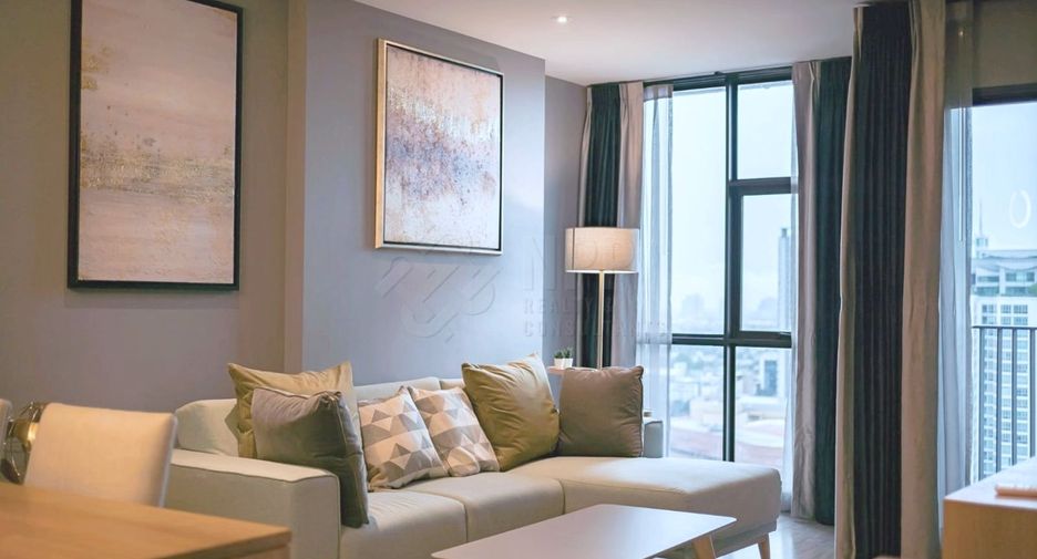 Condo en alquiler y en venta de 3 habitaciones en Watthana, Bangkok