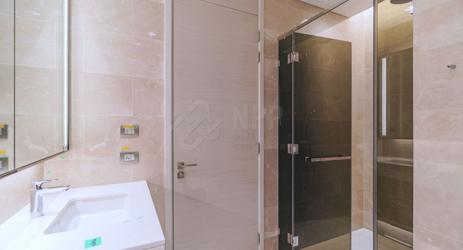For rent and for sale 2 bedrooms condo in Pathum Wan, Bangkok