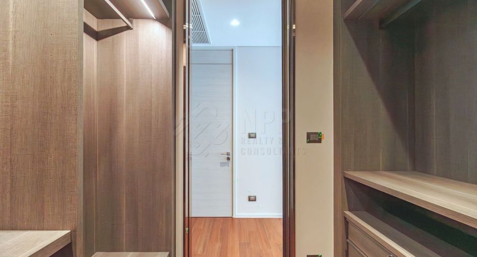 For rent and for sale 2 bedrooms condo in Pathum Wan, Bangkok