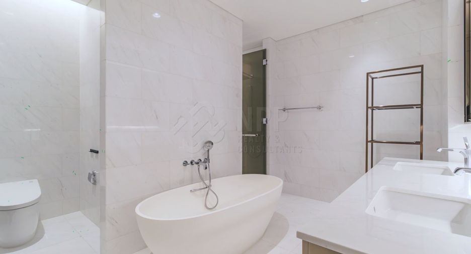 For rent and for sale 2 bedrooms condo in Pathum Wan, Bangkok