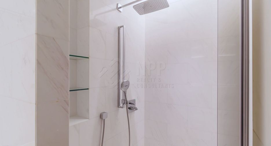 For rent and for sale 2 bedrooms condo in Pathum Wan, Bangkok