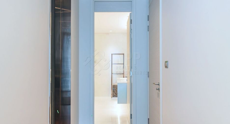 For rent and for sale 2 bedrooms condo in Pathum Wan, Bangkok