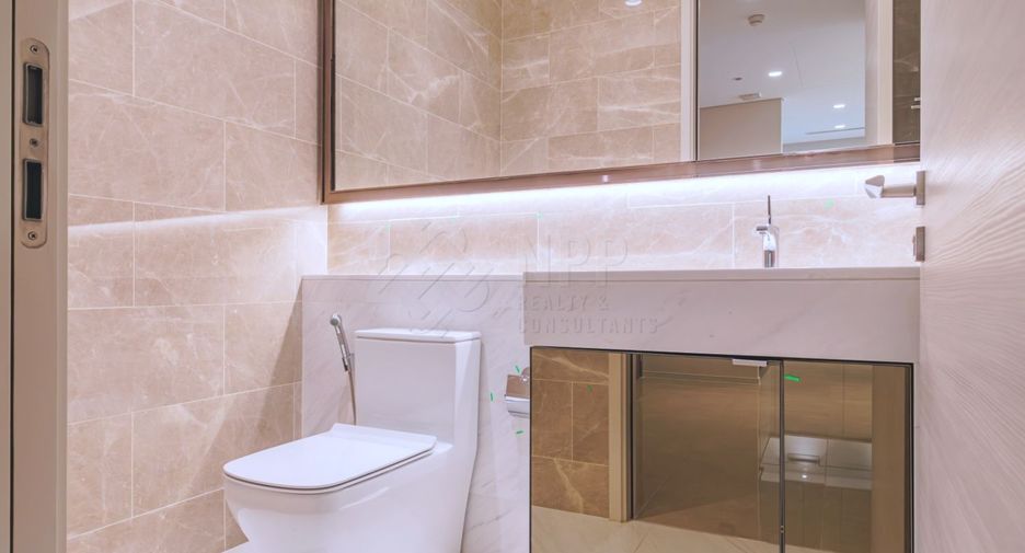 For rent and for sale 2 bedrooms condo in Pathum Wan, Bangkok