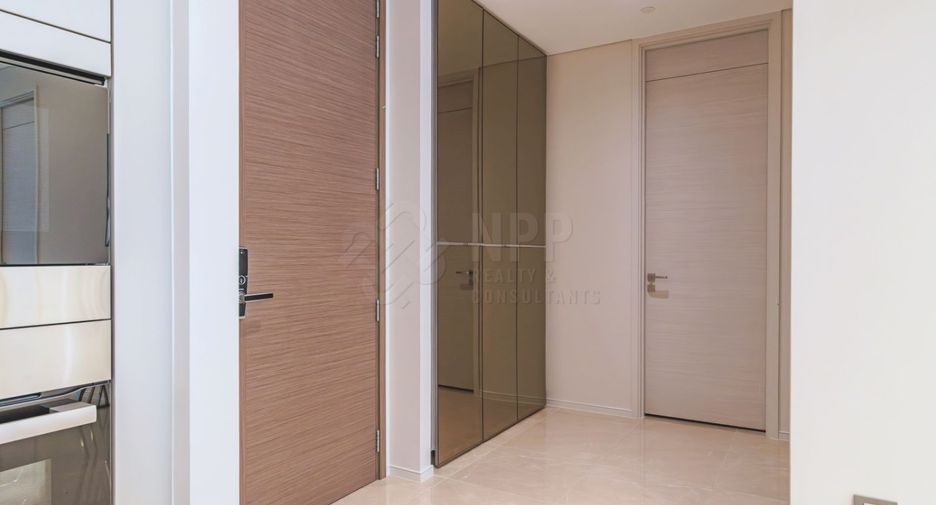 For rent and for sale 2 bedrooms condo in Pathum Wan, Bangkok