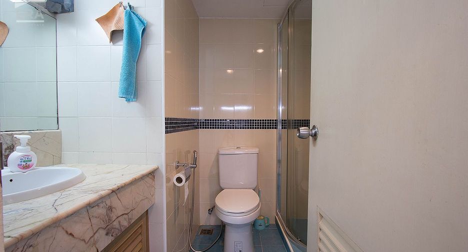 For sale 1 bed condo in Mueang Rayong, Rayong