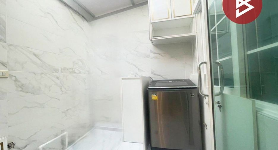For sale 3 bedrooms townhouse in Prawet, Bangkok