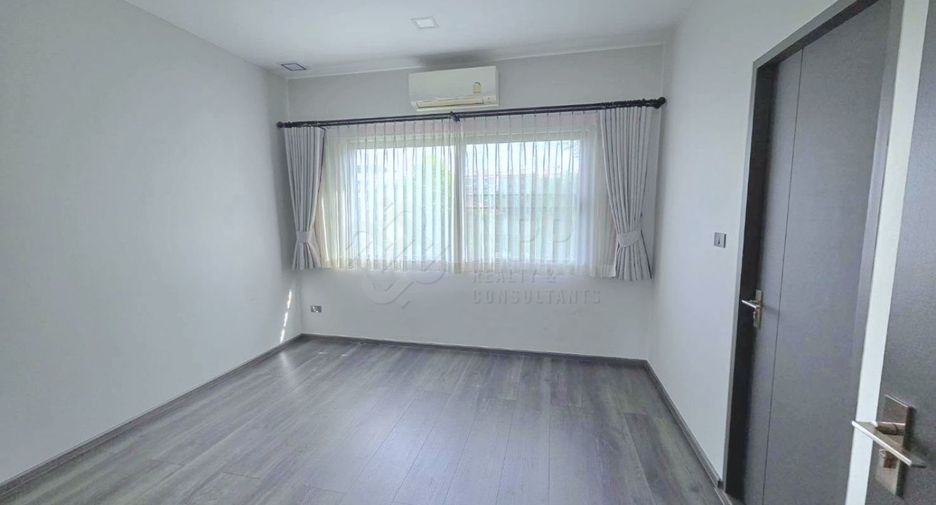 Casa en alquiler de 3 habitaciones en Bang Phli, Samut Prakan