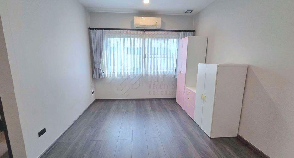 Casa en alquiler de 3 habitaciones en Bang Phli, Samut Prakan