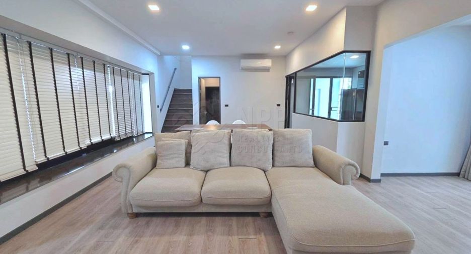 Casa en alquiler de 3 habitaciones en Bang Phli, Samut Prakan
