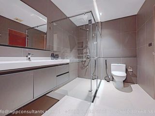 Casa en alquiler y en venta de 5 habitaciones en Khlong Toei, Bangkok