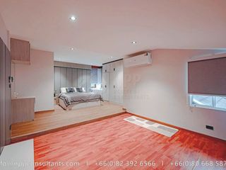 Casa en alquiler y en venta de 5 habitaciones en Khlong Toei, Bangkok