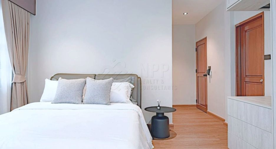 Casa en alquiler y en venta de 5 habitaciones en Khlong Toei, Bangkok