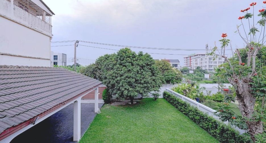 Casa en alquiler y en venta de 5 habitaciones en Khlong Toei, Bangkok