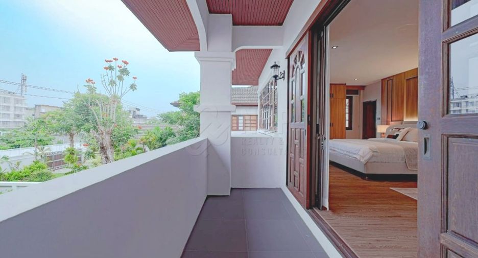Casa en alquiler y en venta de 5 habitaciones en Khlong Toei, Bangkok