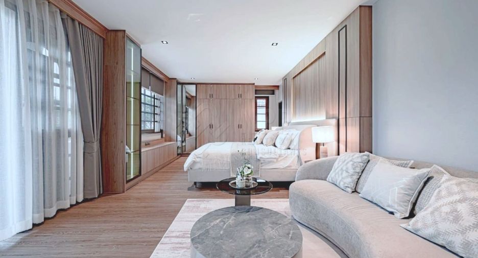 Casa en alquiler y en venta de 5 habitaciones en Khlong Toei, Bangkok