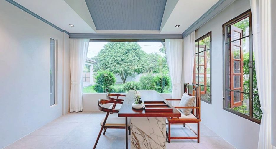 Casa en alquiler y en venta de 5 habitaciones en Khlong Toei, Bangkok
