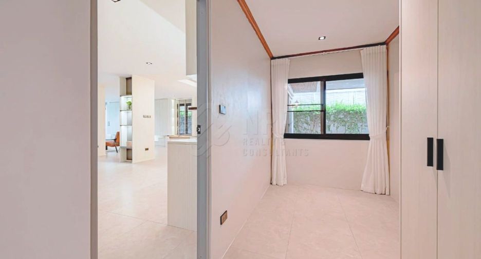 Casa en alquiler y en venta de 5 habitaciones en Khlong Toei, Bangkok