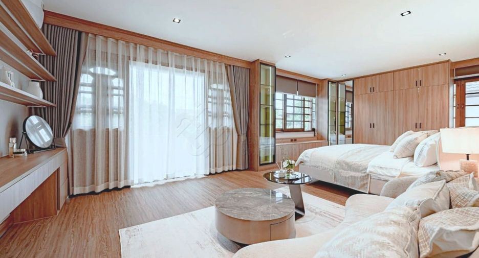 Casa en alquiler y en venta de 5 habitaciones en Khlong Toei, Bangkok