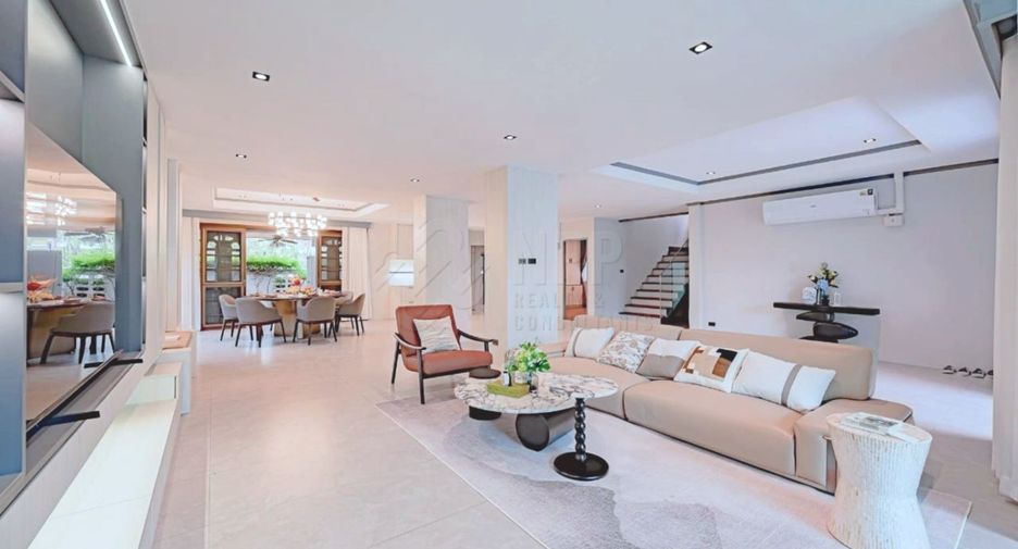 Casa en alquiler y en venta de 5 habitaciones en Khlong Toei, Bangkok