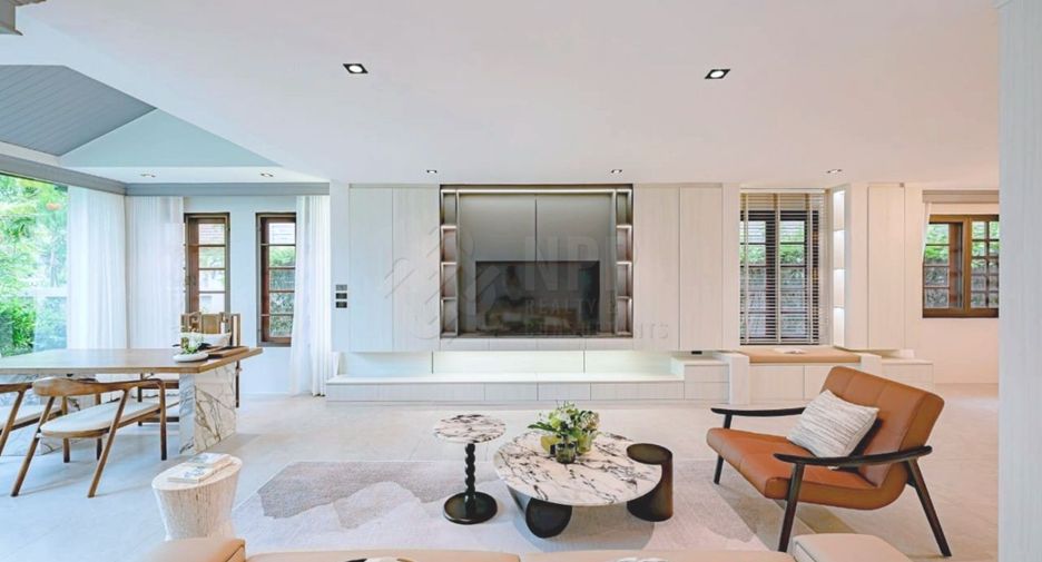 Casa en alquiler y en venta de 5 habitaciones en Khlong Toei, Bangkok
