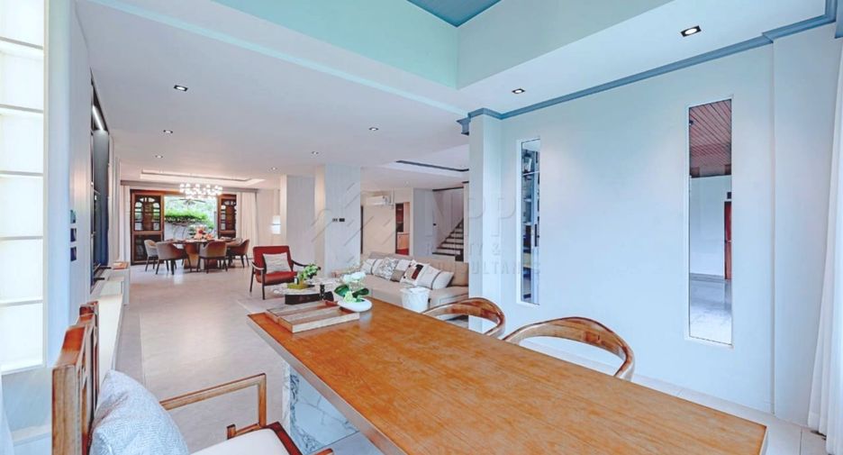 Casa en alquiler y en venta de 5 habitaciones en Khlong Toei, Bangkok