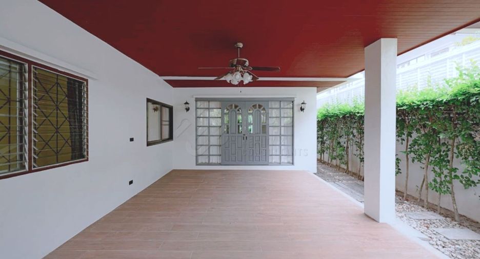 Casa en alquiler y en venta de 5 habitaciones en Khlong Toei, Bangkok