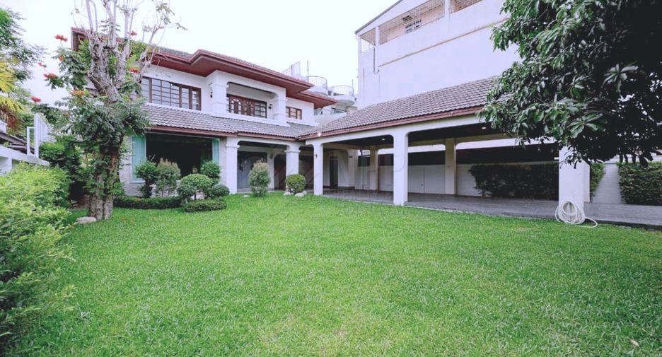 Casa en alquiler y en venta de 5 habitaciones en Khlong Toei, Bangkok