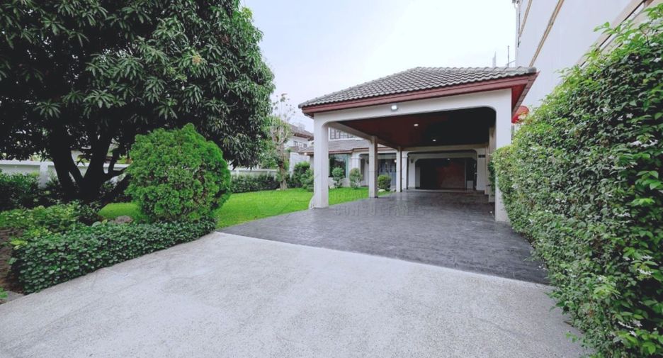 Casa en alquiler y en venta de 5 habitaciones en Khlong Toei, Bangkok