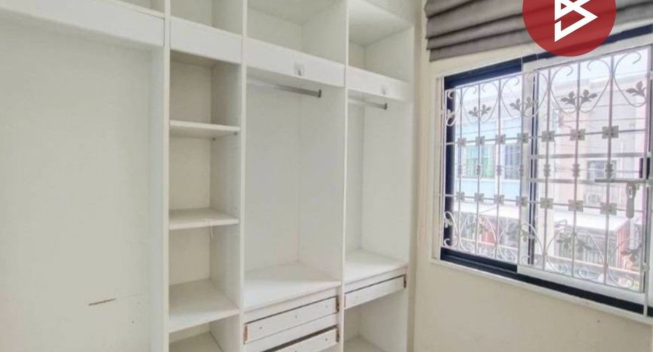 For sale 3 bedrooms townhouse in Ban Khai, Rayong