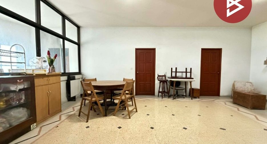 Gewerbefläche zum Kauf mit 6 Zimmer in Mueang Nakhon Pathom, Nakhon Pathom