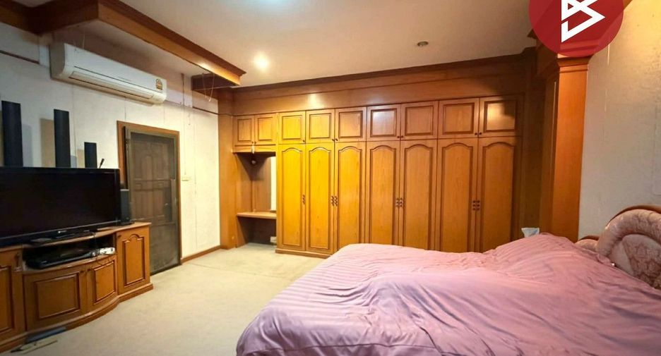 Gewerbefläche zum Kauf mit 6 Zimmer in Mueang Nakhon Pathom, Nakhon Pathom