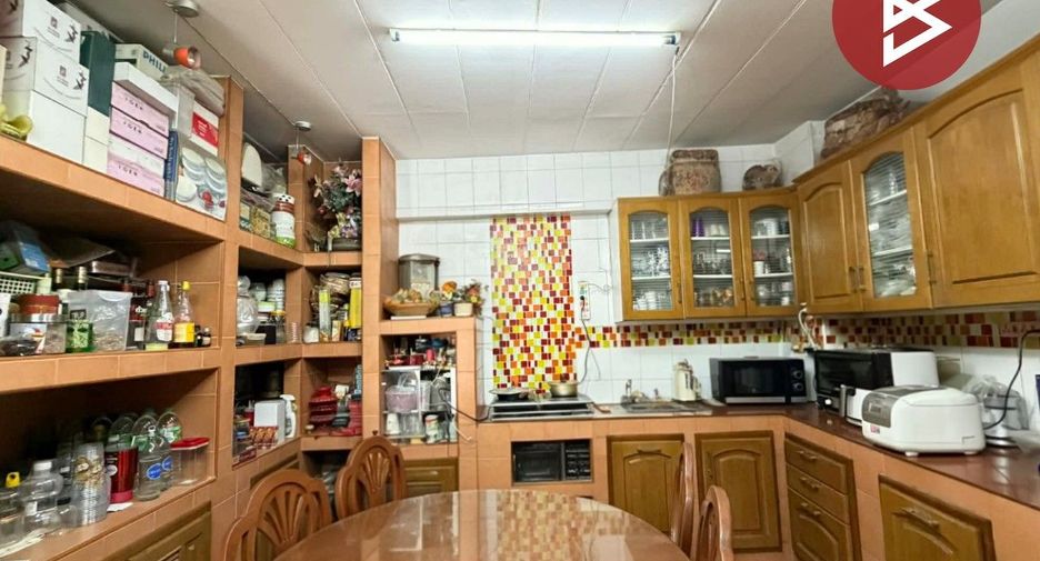 Gewerbefläche zum Kauf mit 6 Zimmer in Mueang Nakhon Pathom, Nakhon Pathom