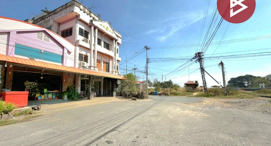 Gewerbefläche zum Kauf mit 6 Zimmer in Mueang Nakhon Pathom, Nakhon Pathom