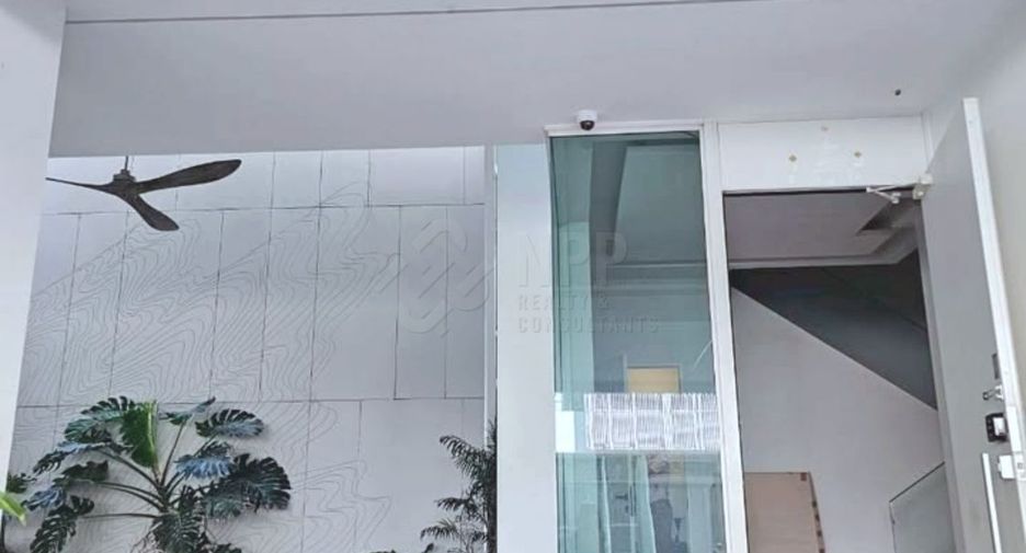 Casa en alquiler y en venta de 4 habitaciones en Bueng Kum, Bangkok