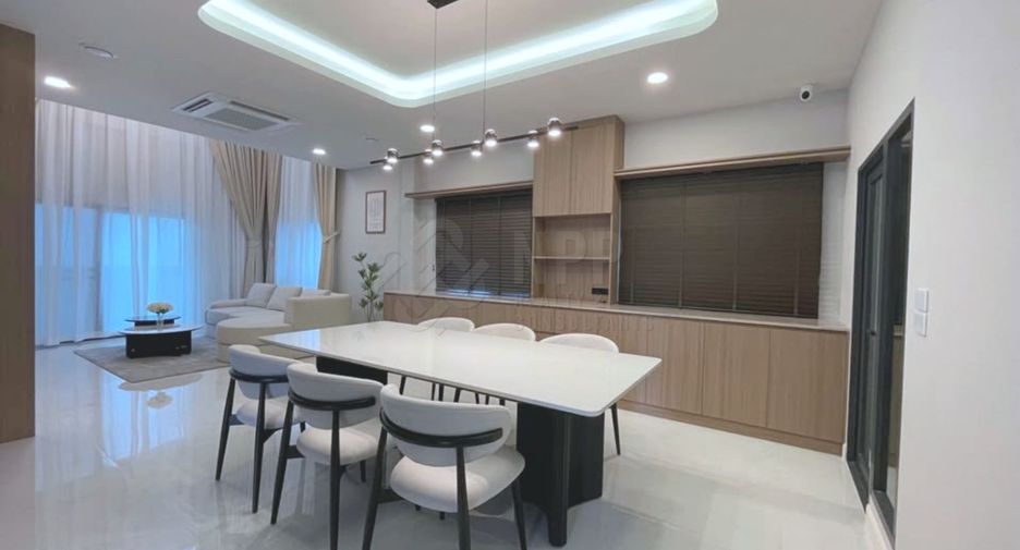 Casa en alquiler de 4 habitaciones en Bang Na, Bangkok