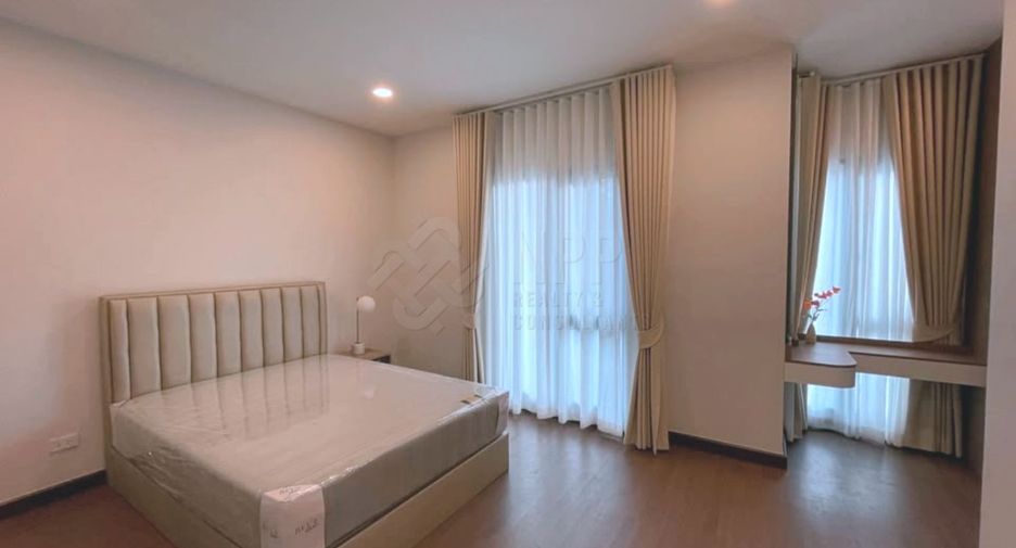Casa en alquiler de 4 habitaciones en Bang Na, Bangkok