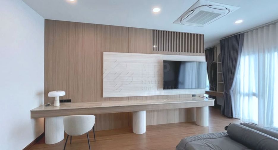Casa en alquiler de 4 habitaciones en Bang Na, Bangkok